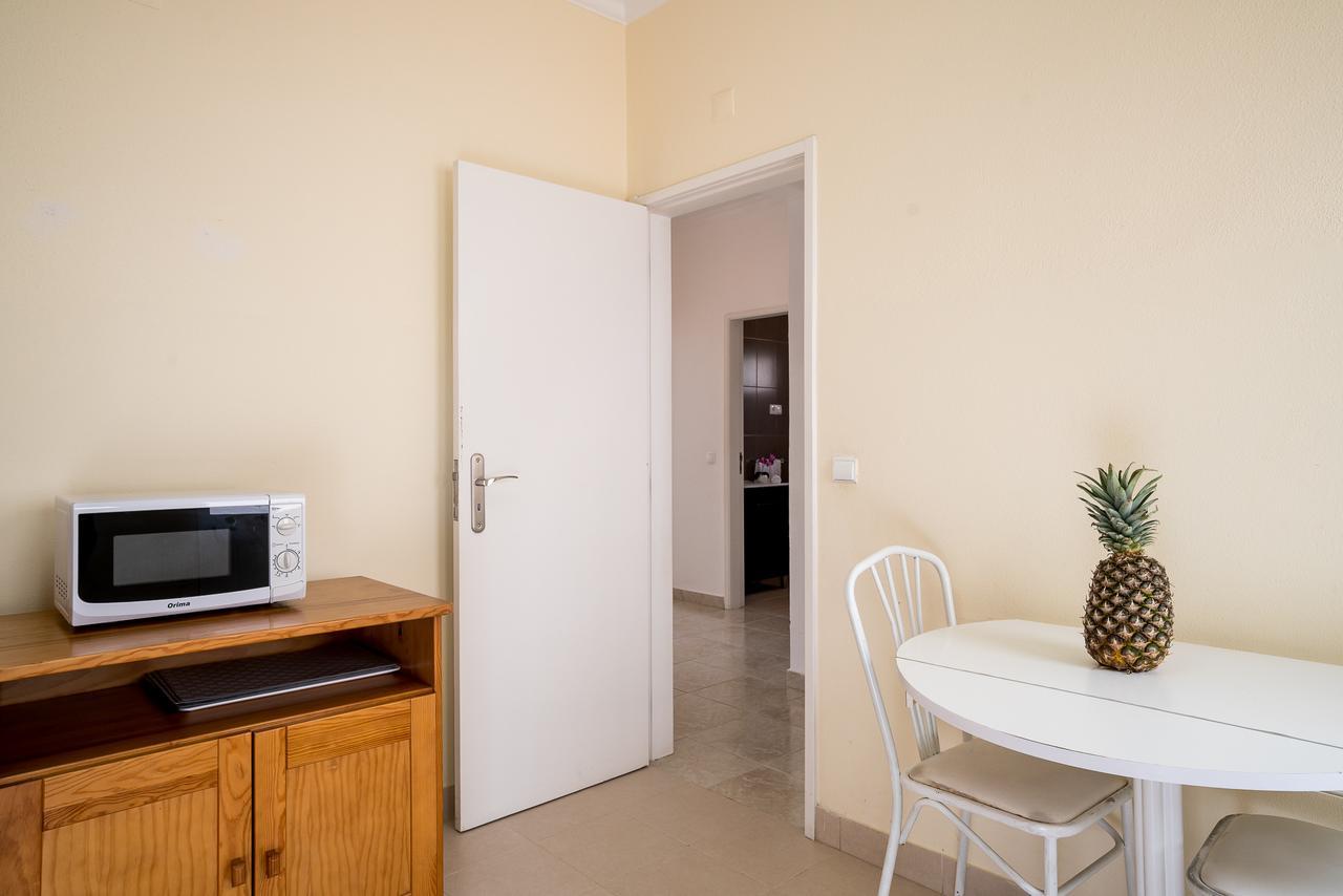 דירות קווארטיירה T2 Avenida- Frente Mar, Ar-Condicionado, Wifi מראה חיצוני תמונה