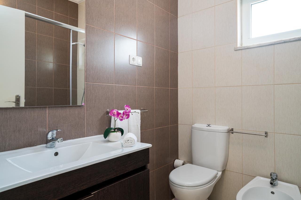 דירות קווארטיירה T2 Avenida- Frente Mar, Ar-Condicionado, Wifi מראה חיצוני תמונה