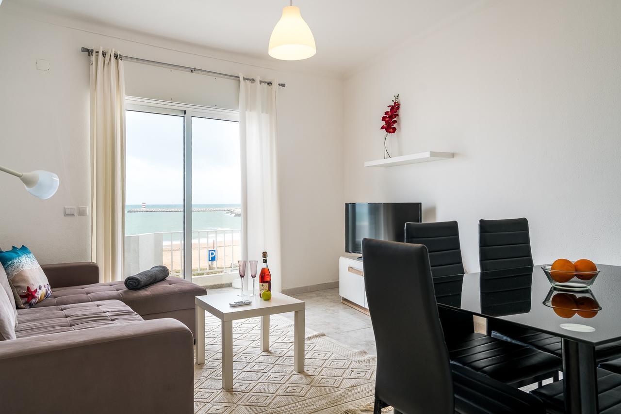 דירות קווארטיירה T2 Avenida- Frente Mar, Ar-Condicionado, Wifi מראה חיצוני תמונה